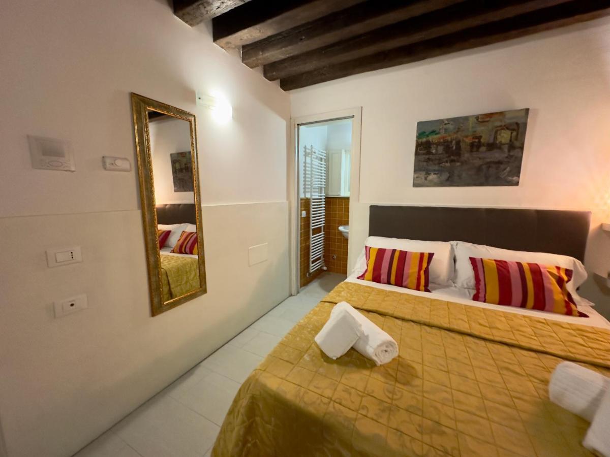 Standard Queen Room,1365584393:JPEG