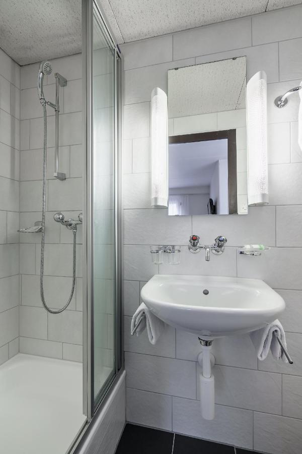 Einzelzimmer mit Dusche