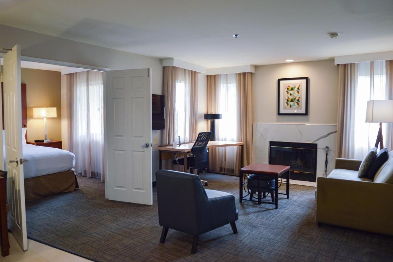 Two-Bedroom Queen Suite