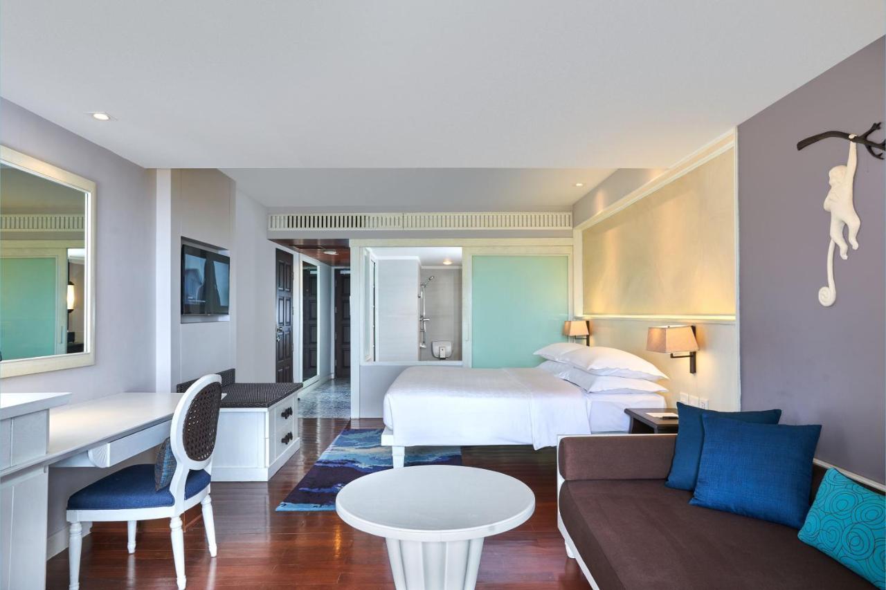 Größeres Deluxe Zimmer mit Terrasse und 1 Kingsize-Bett