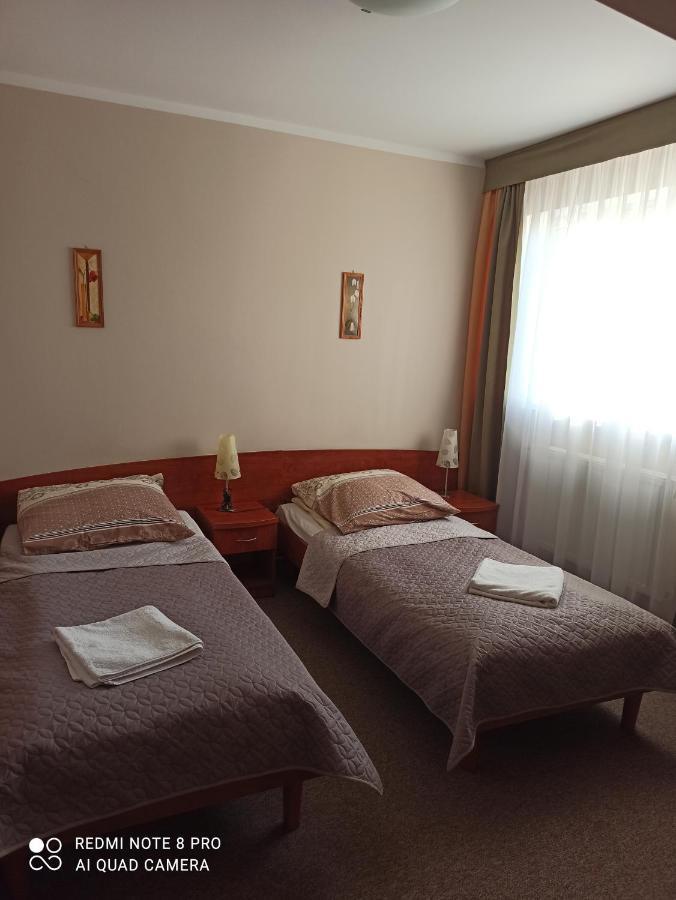Zweibettzimmer mit eigenem Bad