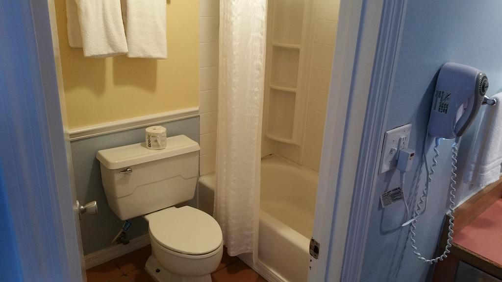 Queen Room with 2 Queen Beds and Ocean View