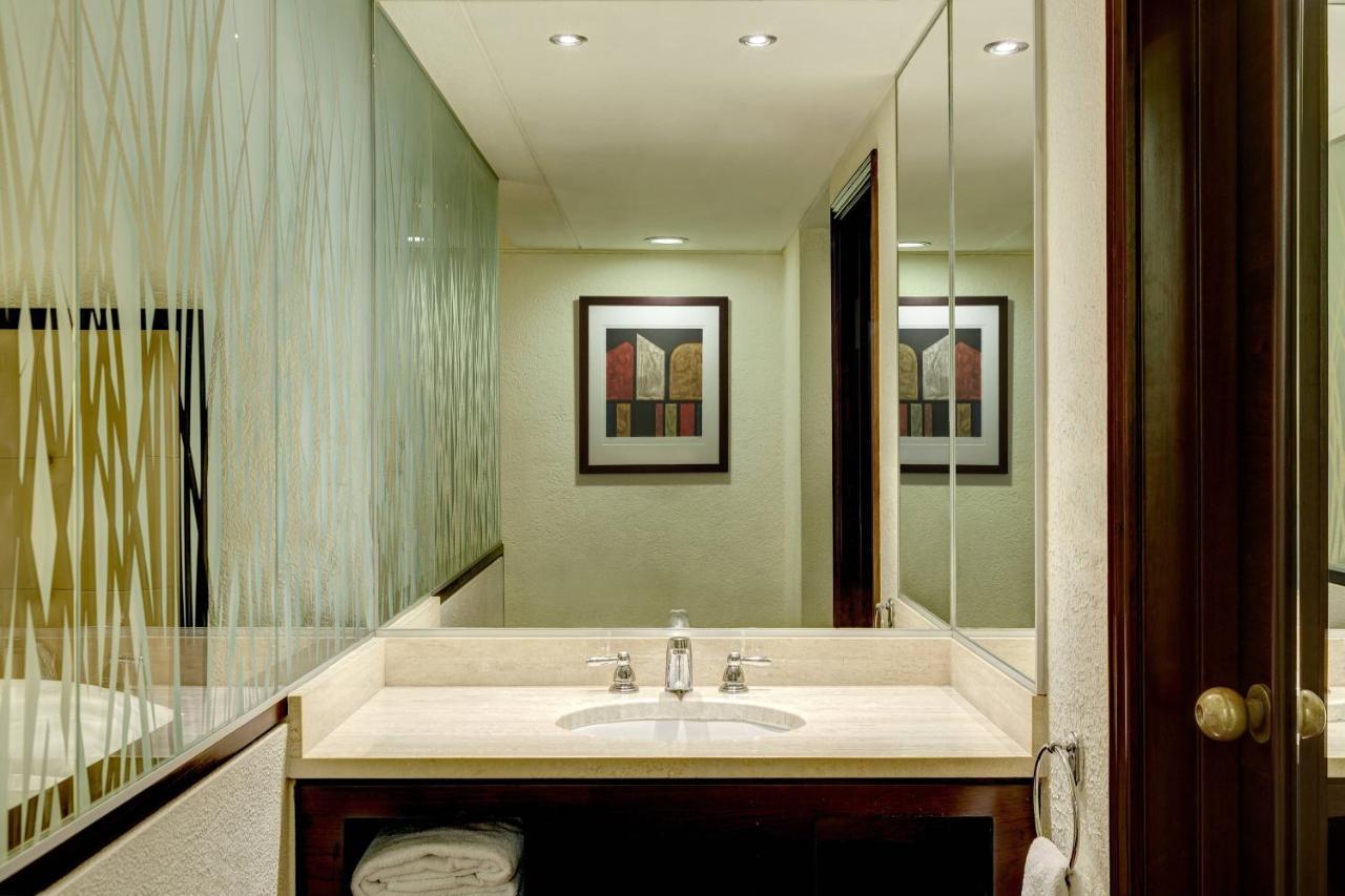 Concierge level, Smaller Guest room, 2 Twin/Single Bed(s)