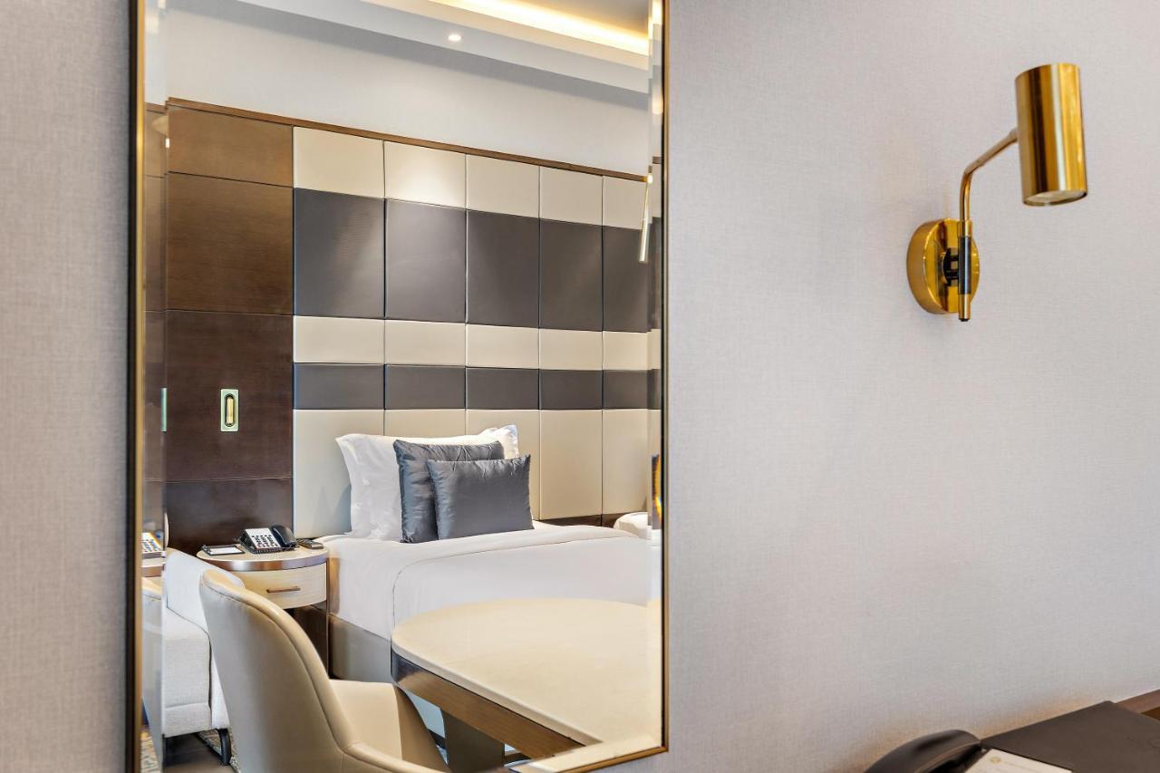 Premium Twin Room with Balcony and City View