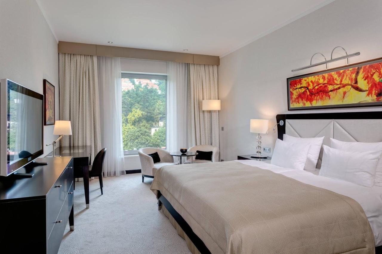 Quarto com 1 Cama King-size e Vista da Colina do Castelo