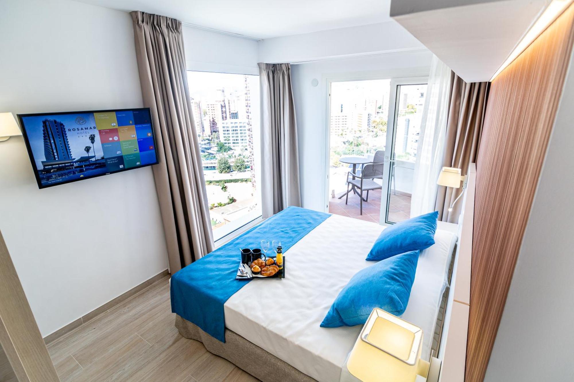 Quarto Duplo com Vista Piscina