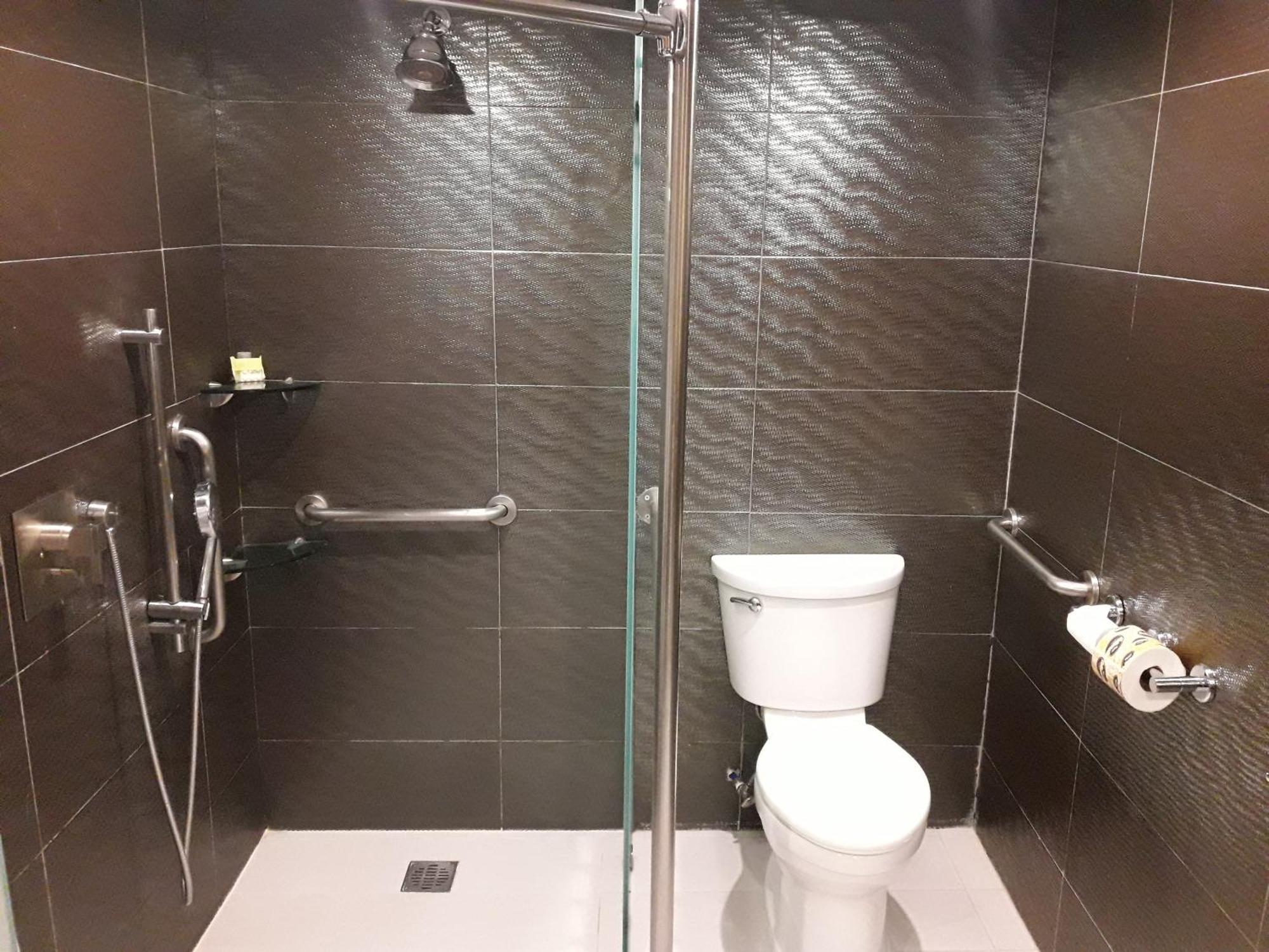 Standard Zimmer mit Kingsize-Bett - barrierefrei
