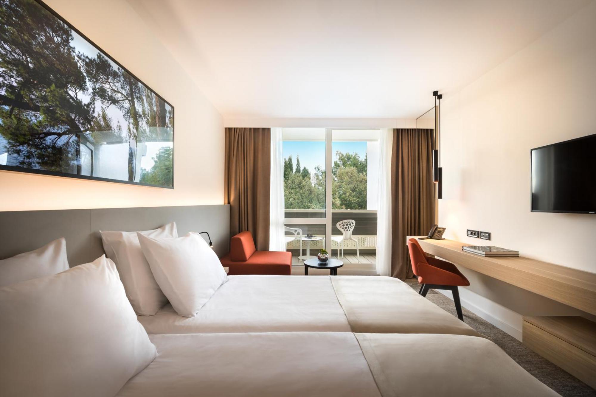 Standaard Tweepersoonskamer met 2 Aparte Bedden en Extra Bed