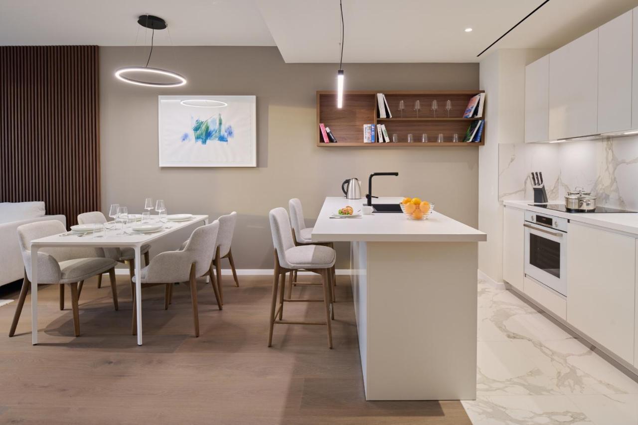 Deluxe One-Bedroom Apartment with Sea Side View,1469868326:JPEG