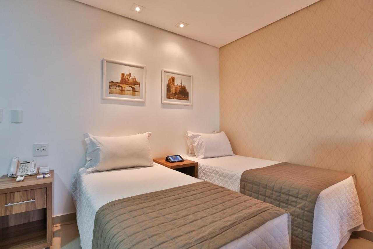 Quarto Deluxe com 2 Camas de Solteiro