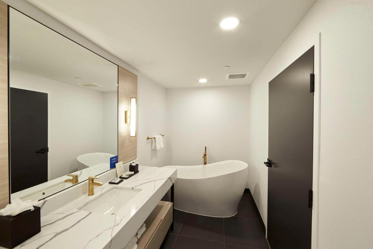 One-Bedroom King Suite with City View
