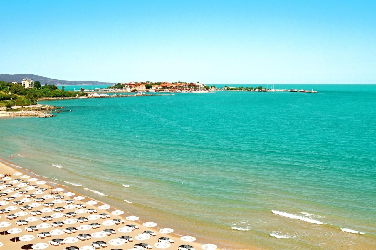 Deluxe Junior Suite with Terrace and Front Sea View
