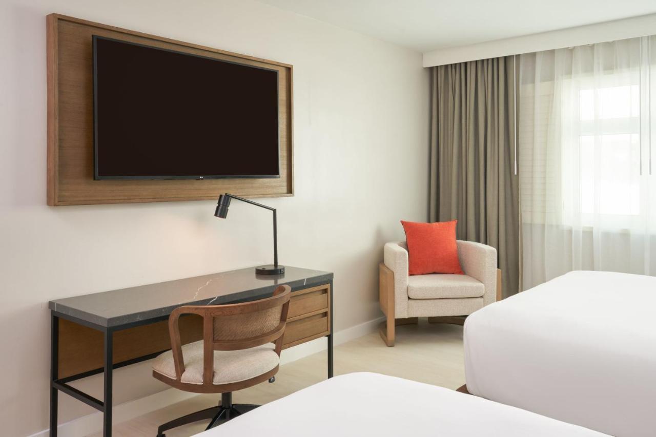 One-Bedroom Larger Suite