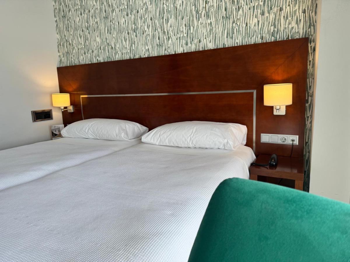 Double Room,1498861582:JPEG