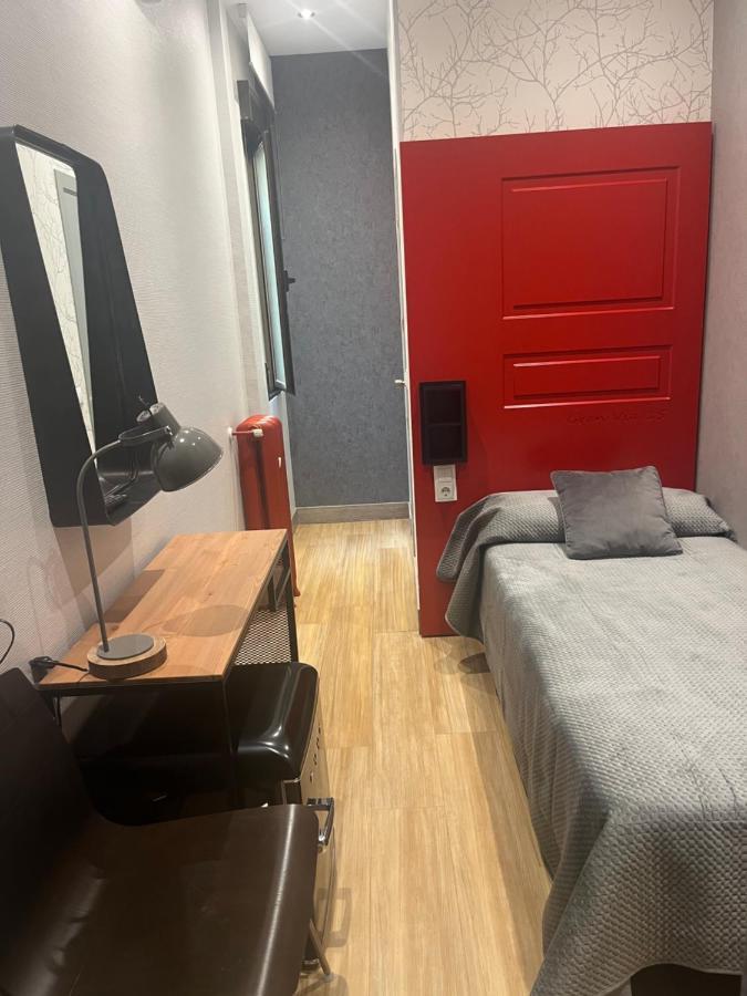 Single Room with Private Bathroom