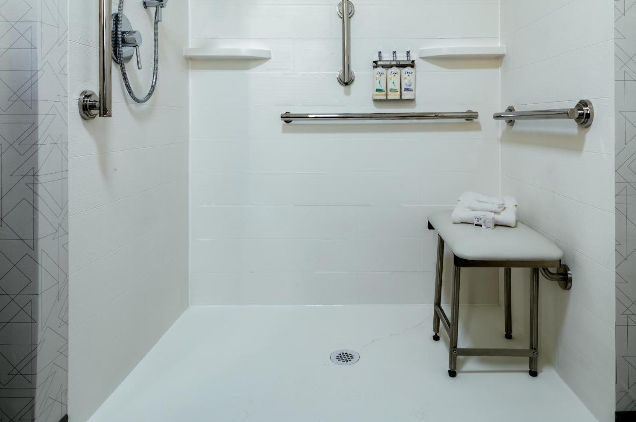 Standard King Room with Mobility Accessible Roll-In Shower