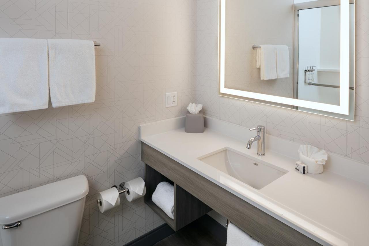 Standard Room - Non-Smoking