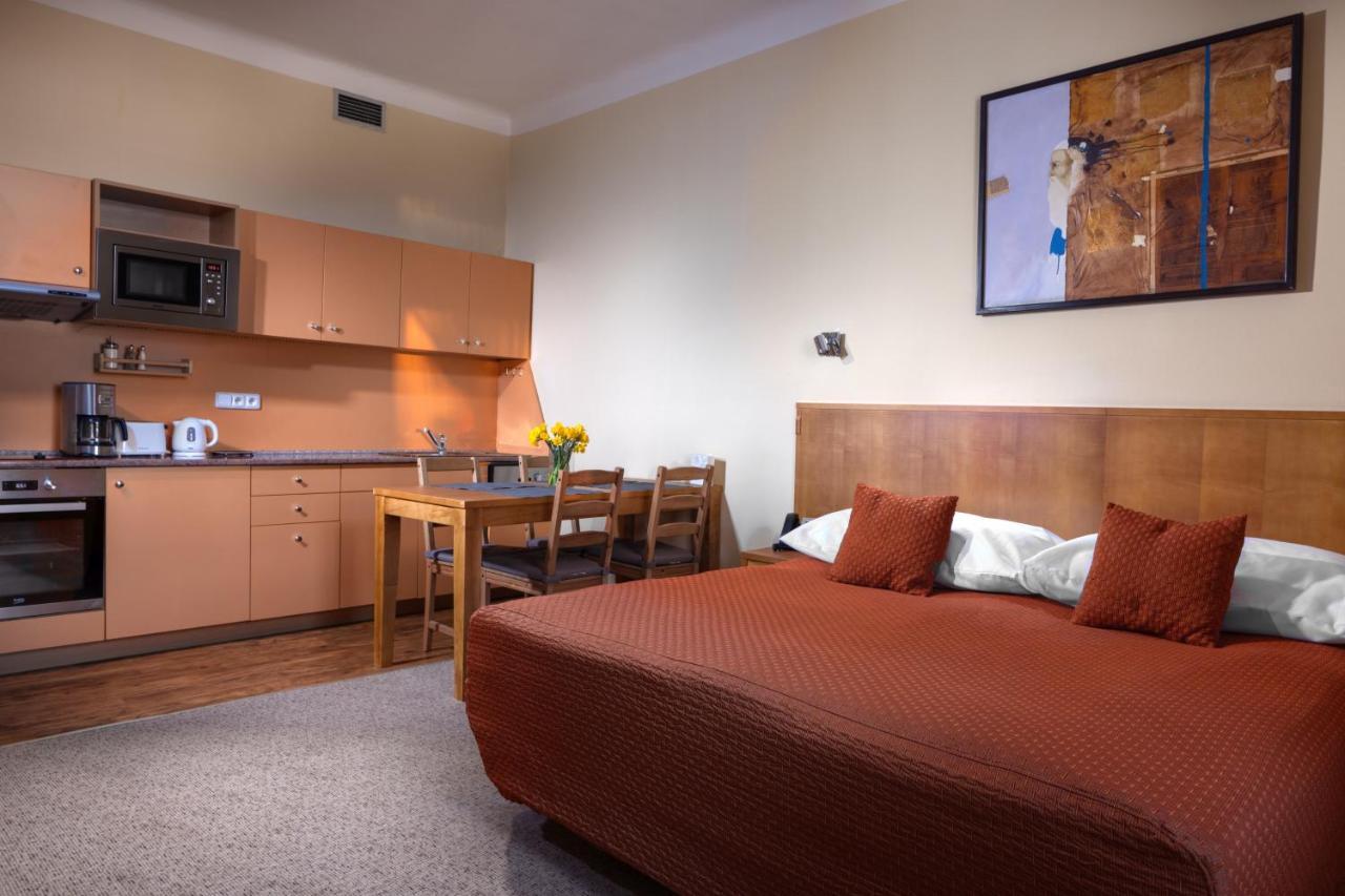 Two-Bedroom Apartment (4 Adults),1499450251:JPEG