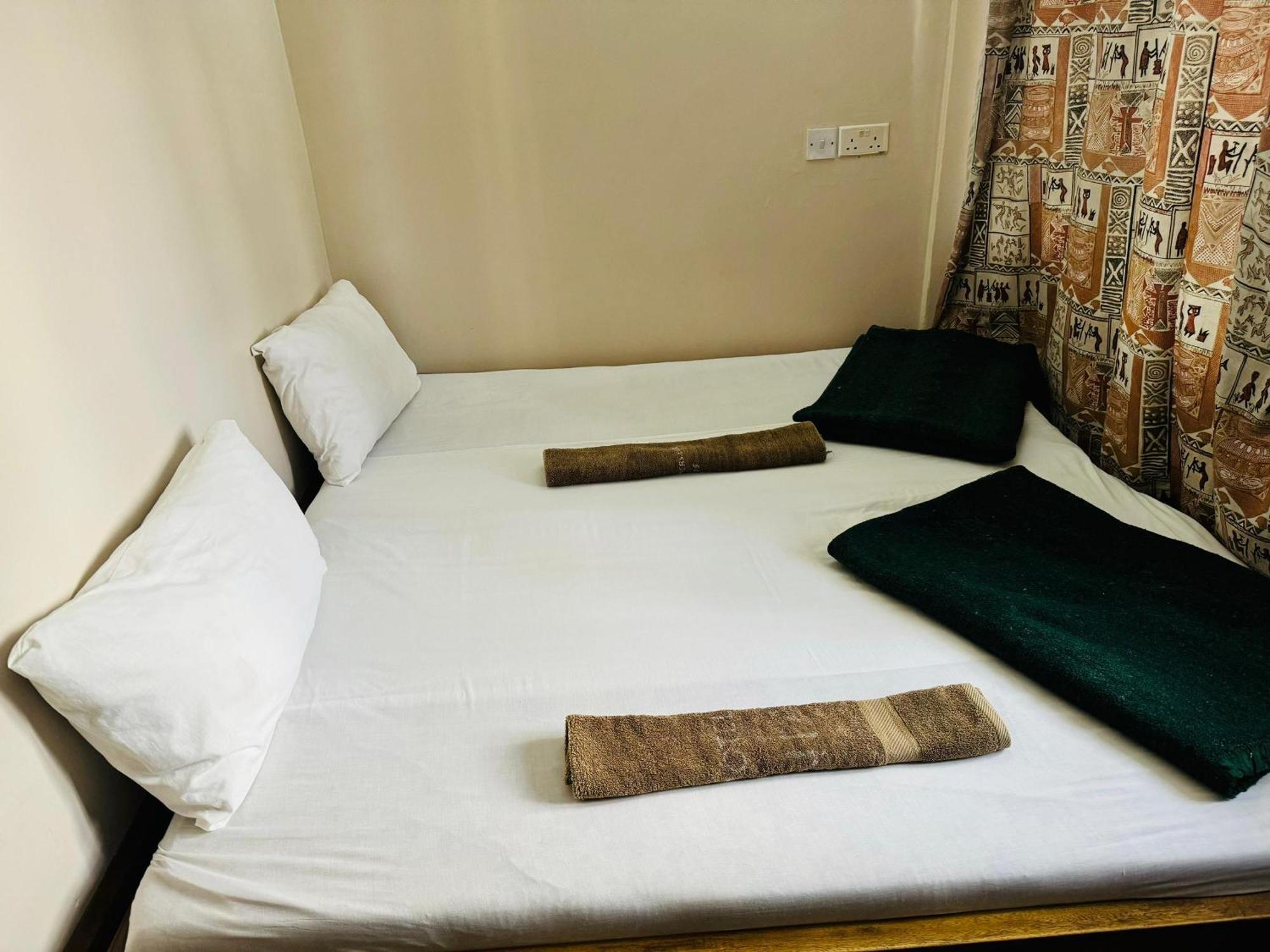 Chambre Double avec Salle de Bains Commune