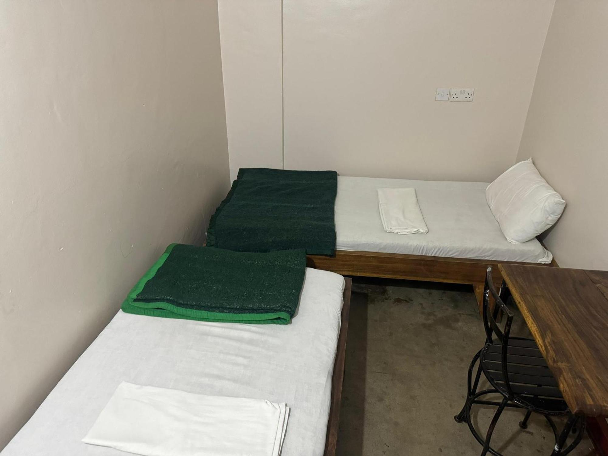 Chambre Lits Jumeaux Standard avec Salle de Bains Commune