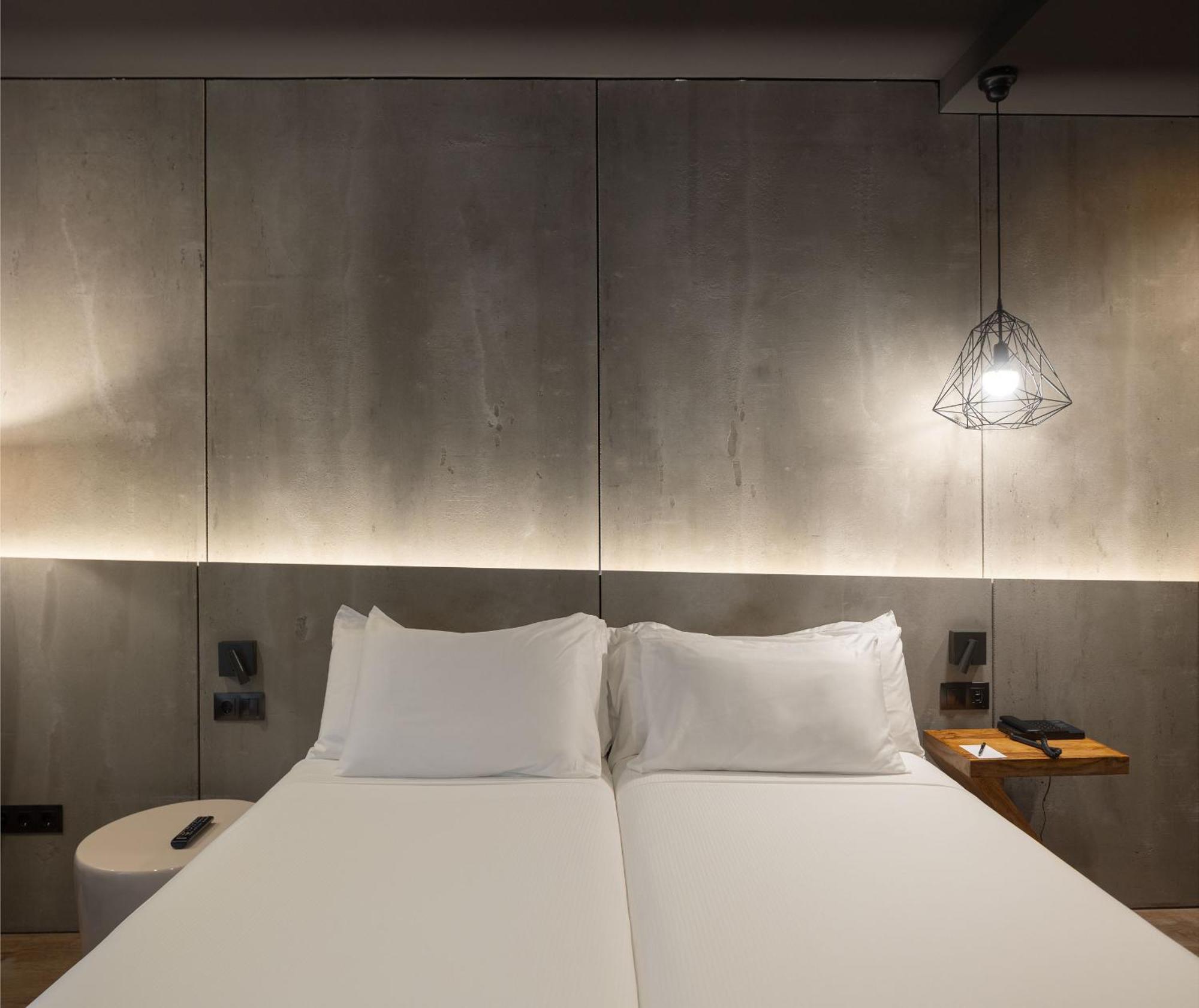 Double Room with Street View