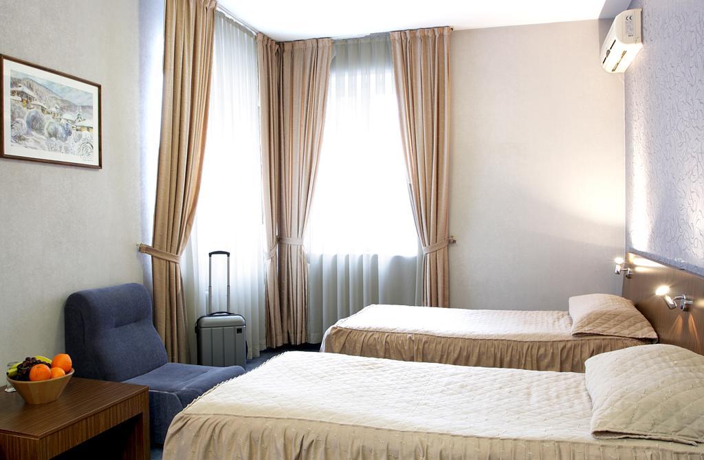 Tweepersoonskamer met 2 Aparte Bedden