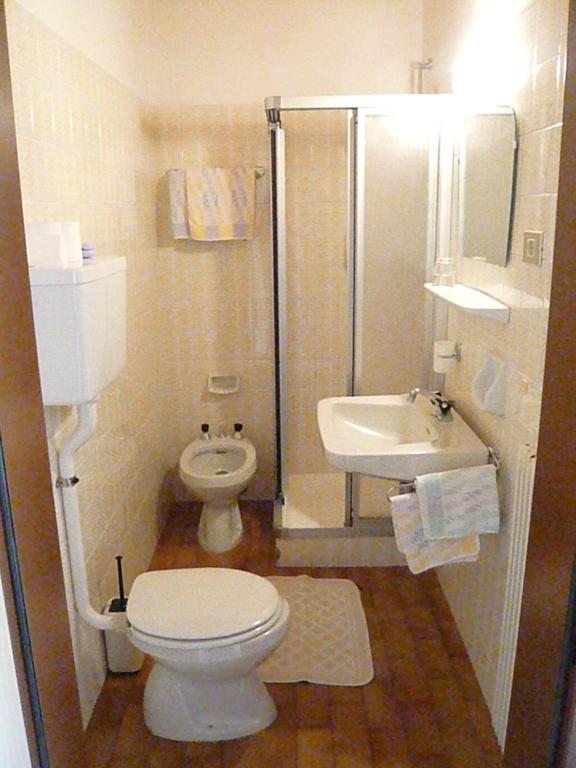 Double Room with Balcony,15103888:JPEG