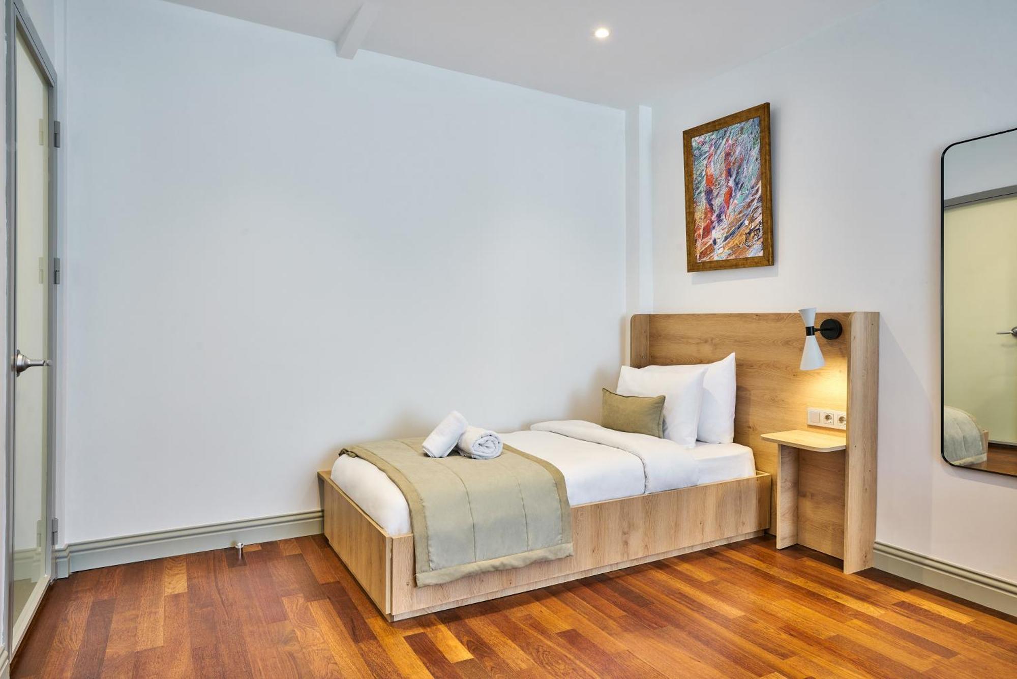 Deluxe Queen Room
