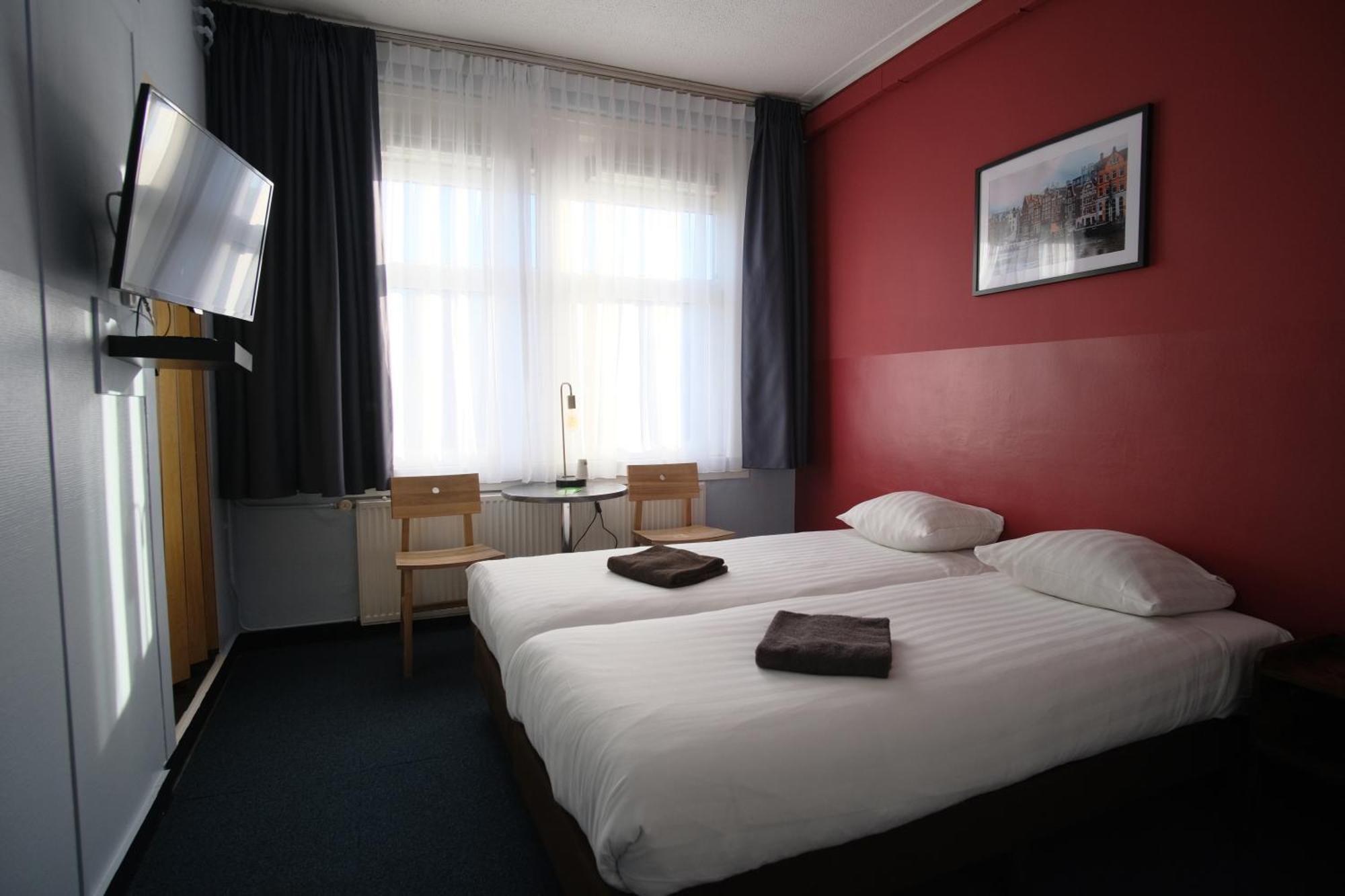 Chambre Lits Jumeaux avec Salle de Bains Privative
