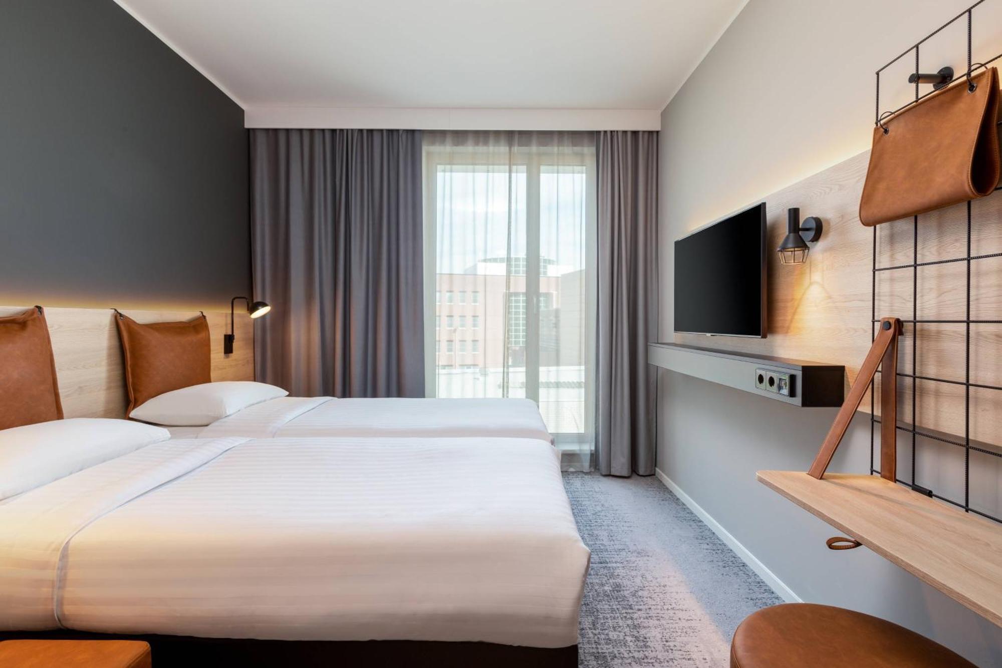 Moxy Twin Room