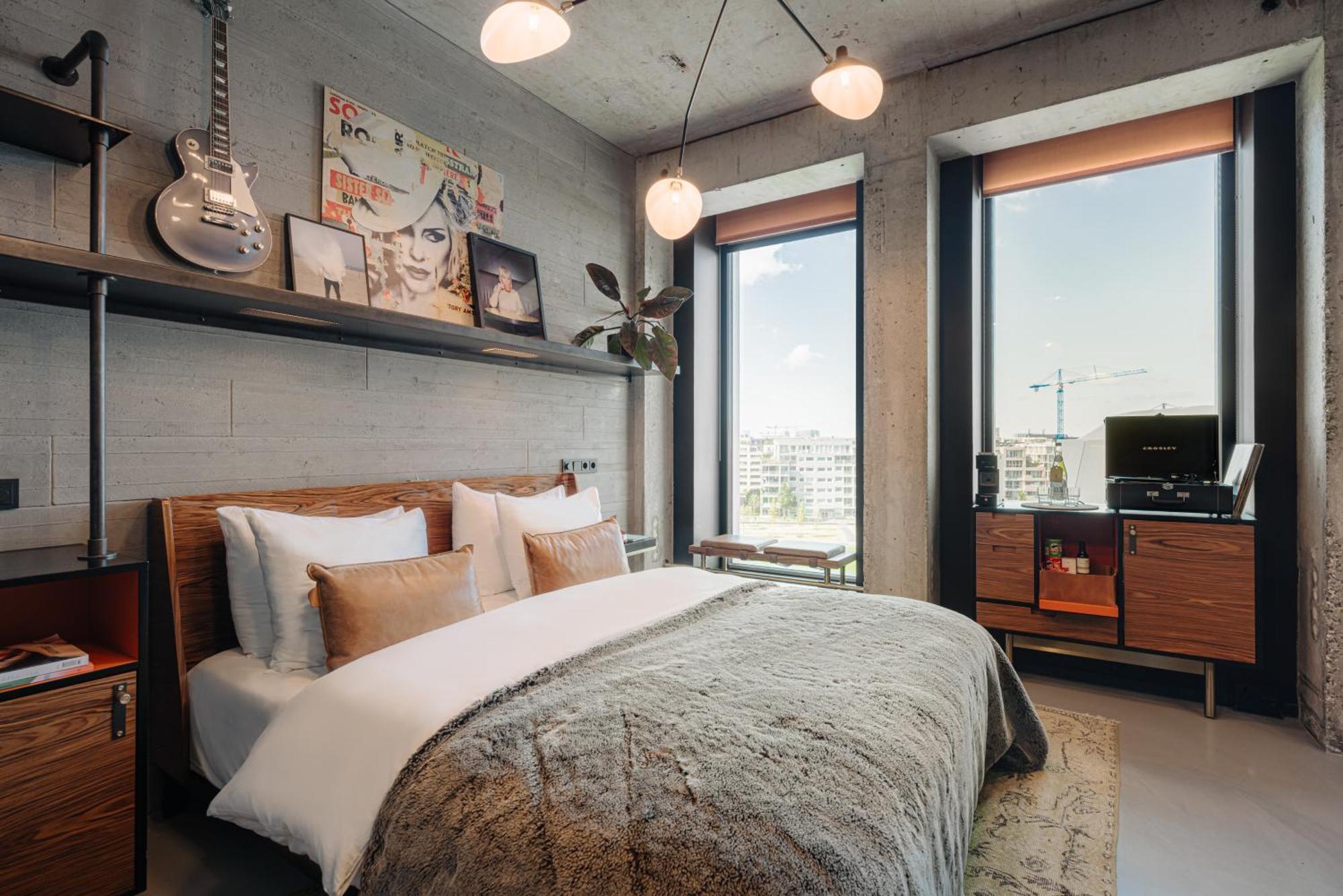 Standard Room,1448376367:JPEG