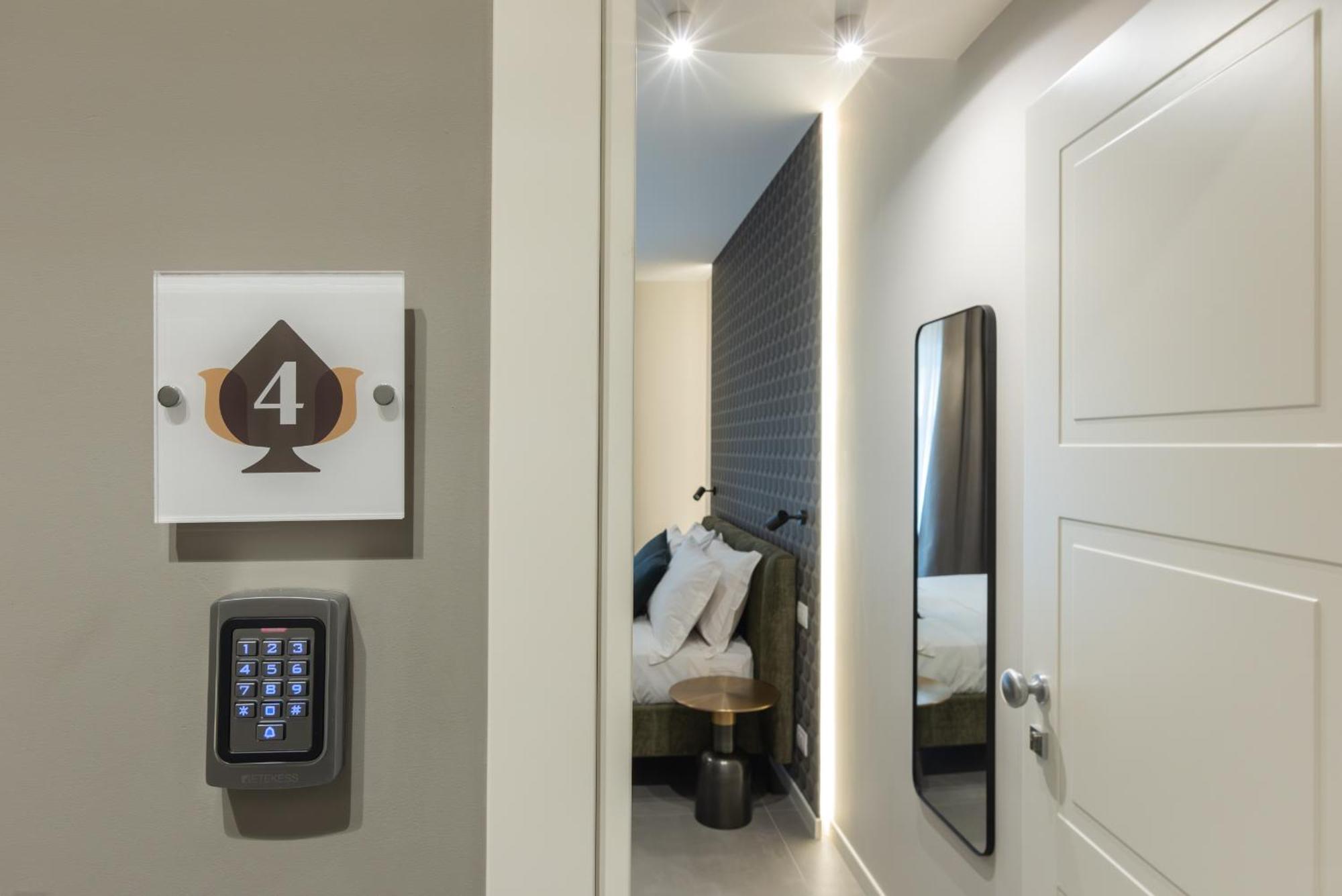Chambre Lit Queen-Size avec Balcon