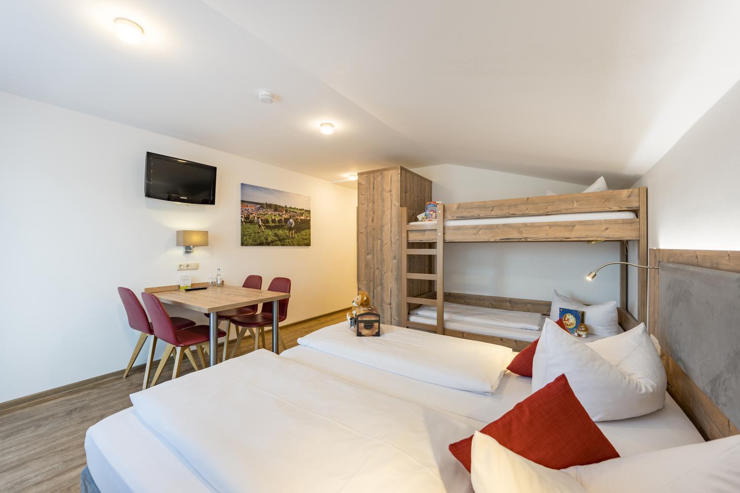 Family Room,1543807096:JPEG