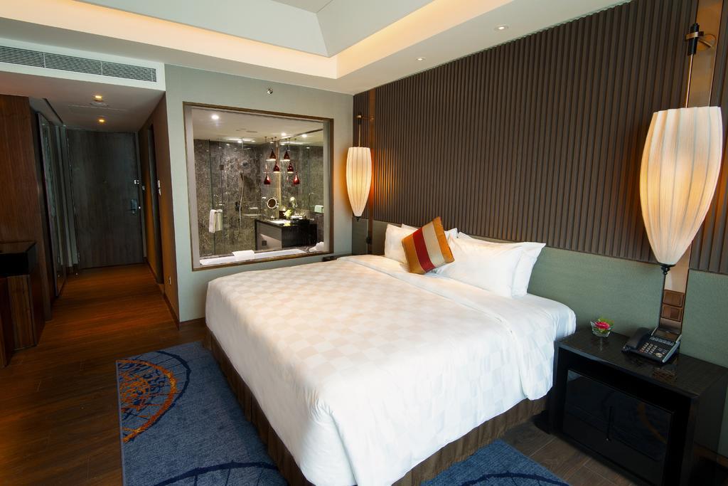 Inya Wing - Premier Room with City View,681799860:JPEG