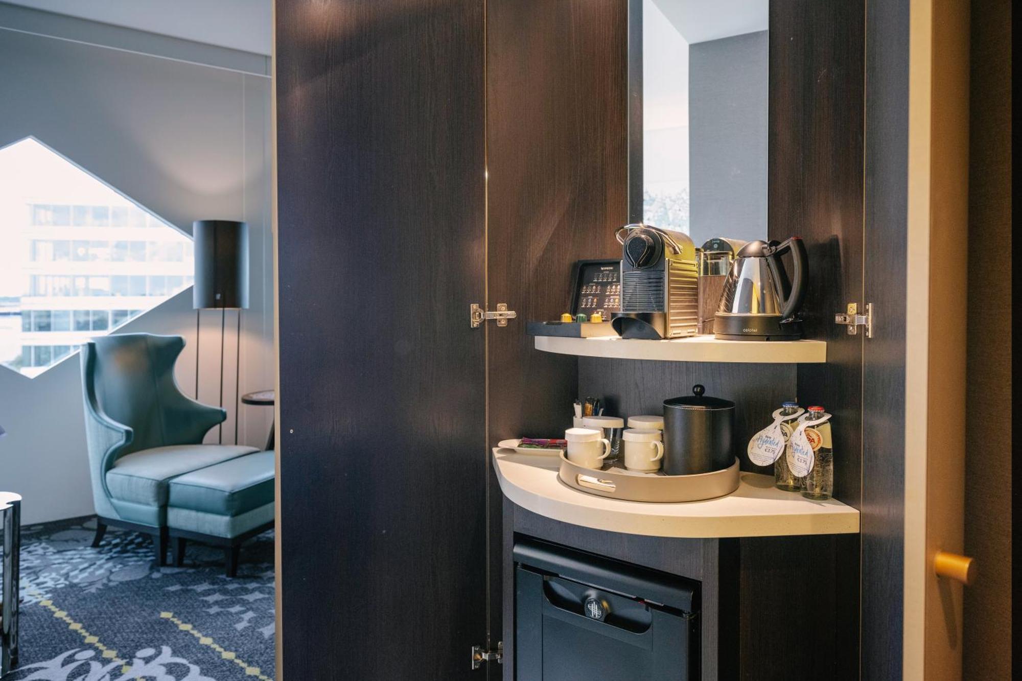 Chambre Lit King-Size de Luxe - Vue sur Aéroport