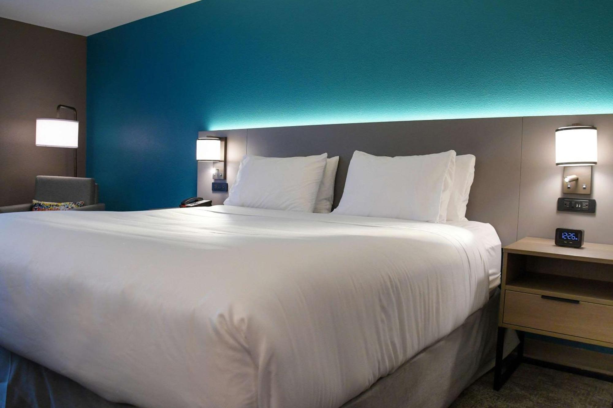 King Room - Accessible/Non Smoking