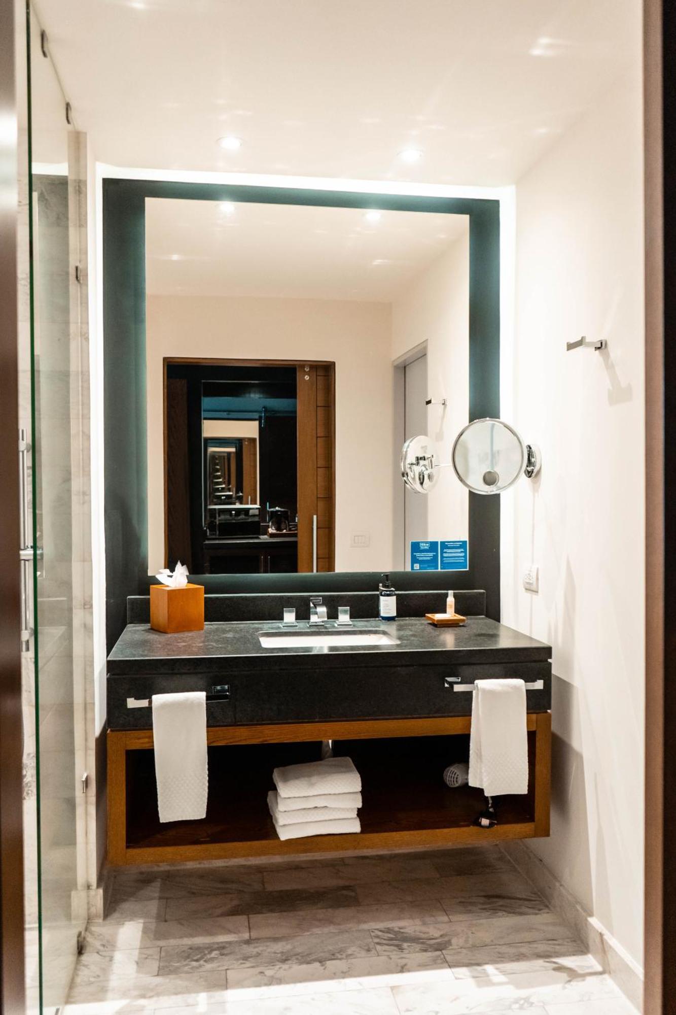 Habitación con 2 camas grandes