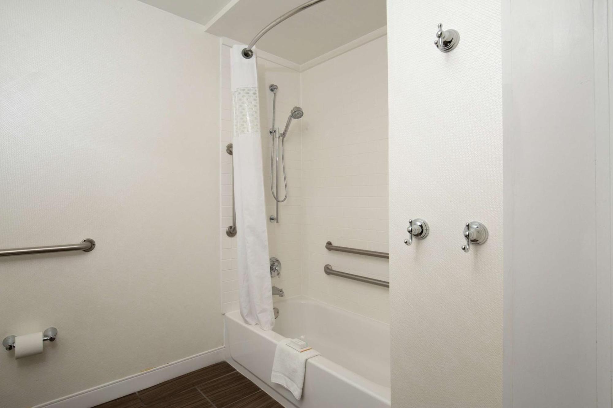 King Room - Mobility Access/Non-Smoking