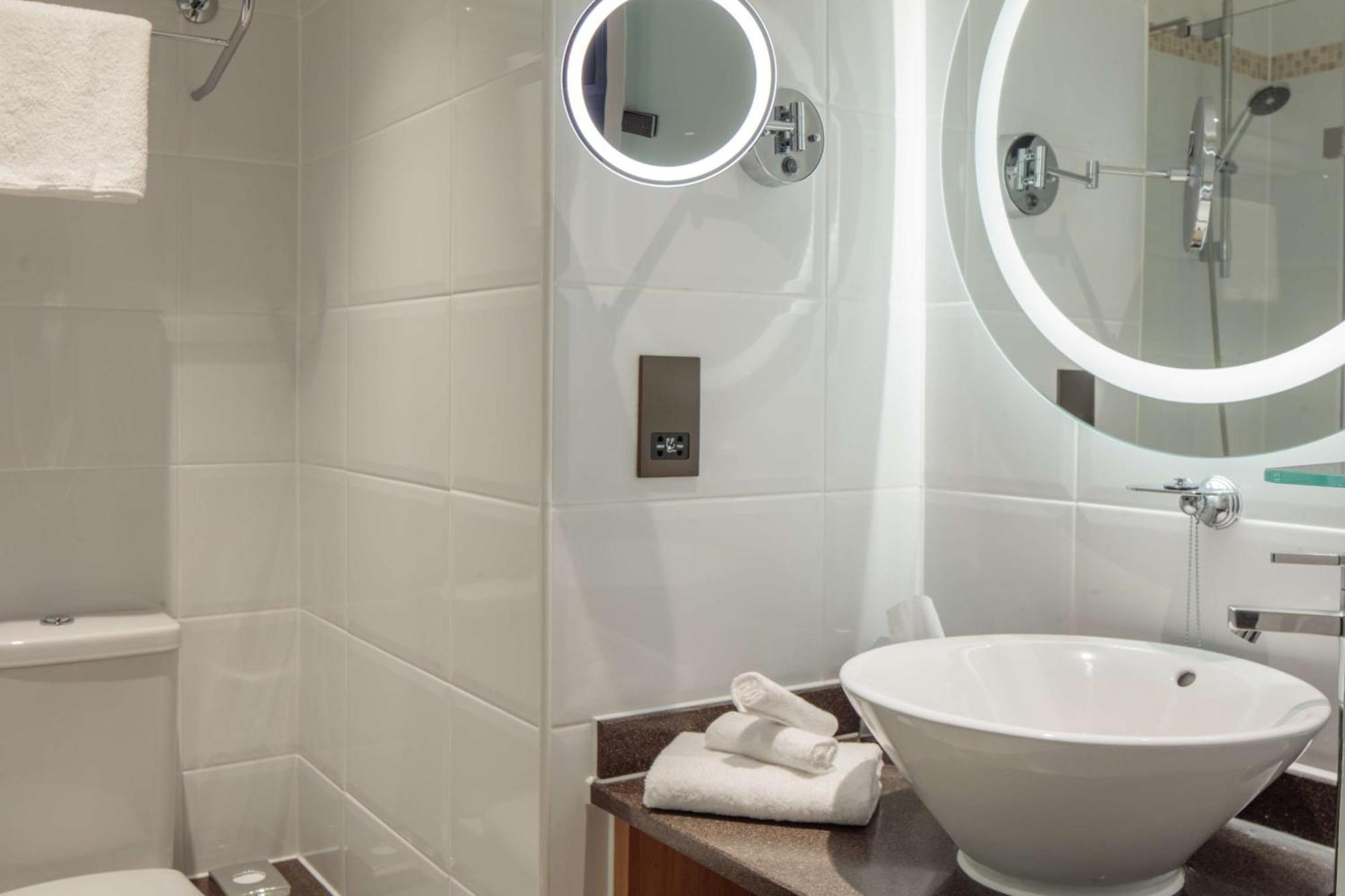 Double Room,1552608856:JPEG