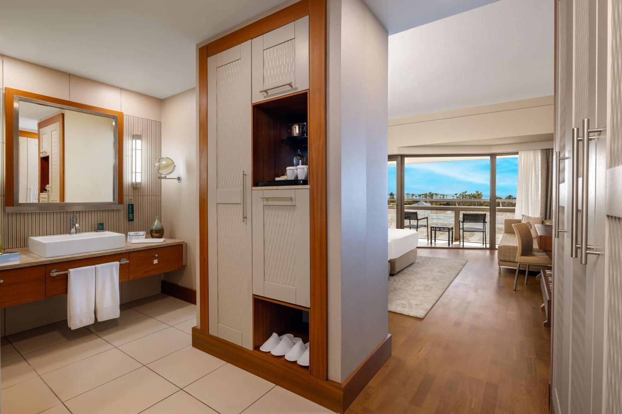 Kamer met Kingsize Bed en Toegang tot het Zwembad - Uitzicht op Zee