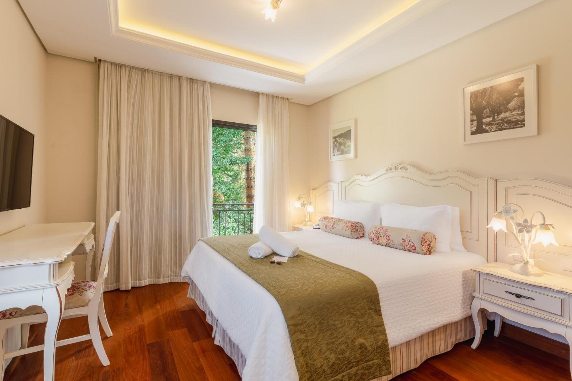 Suíte Deluxe com Banheira de Hidromassagem