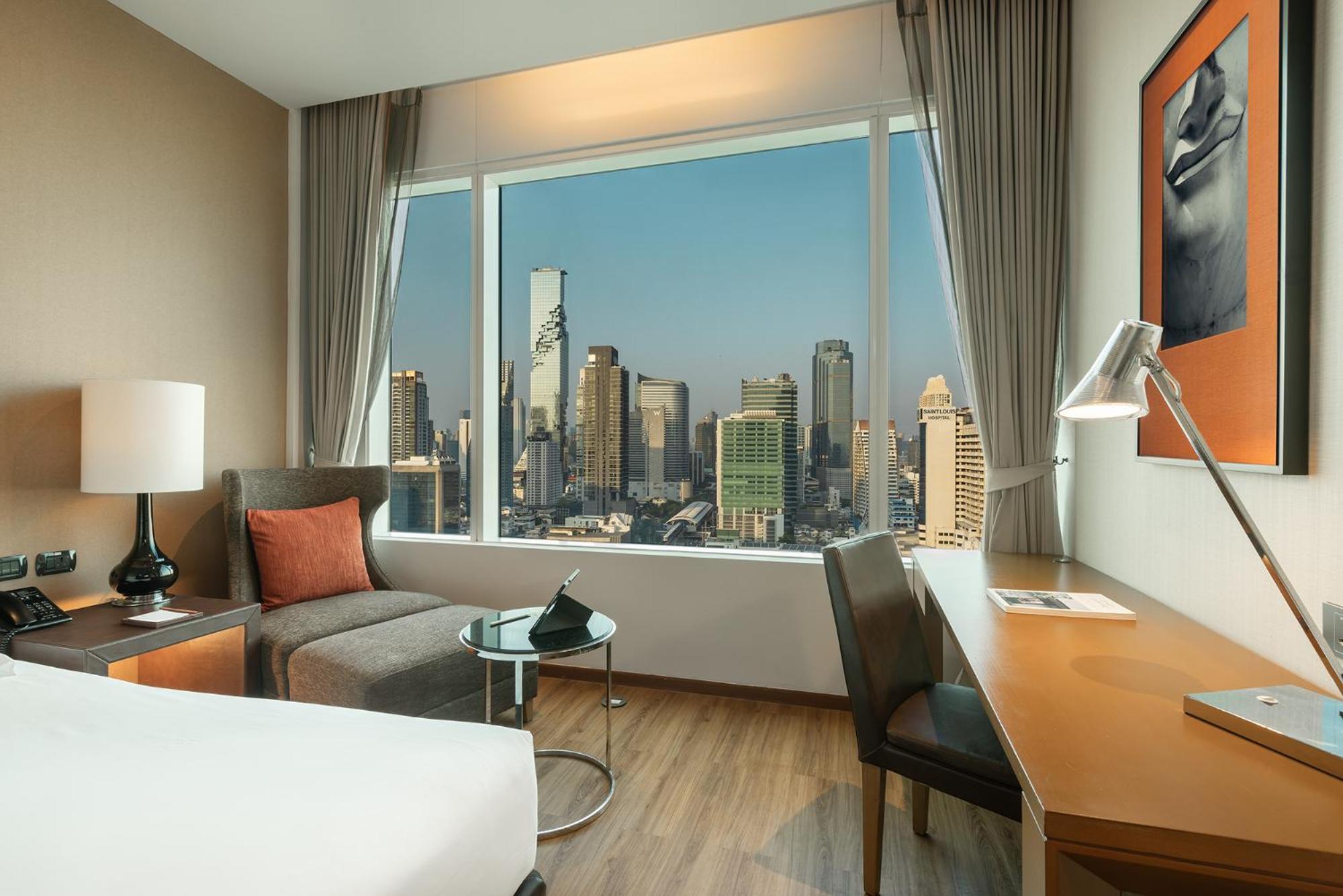 Superior Sky Mahanakhon Kamer