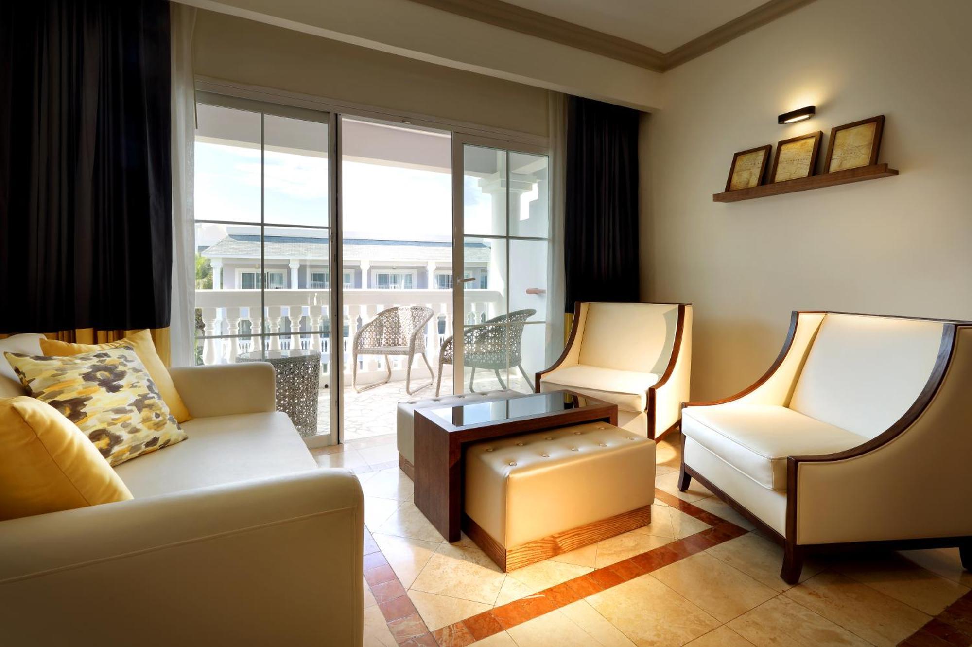 Junior Suite Beachside