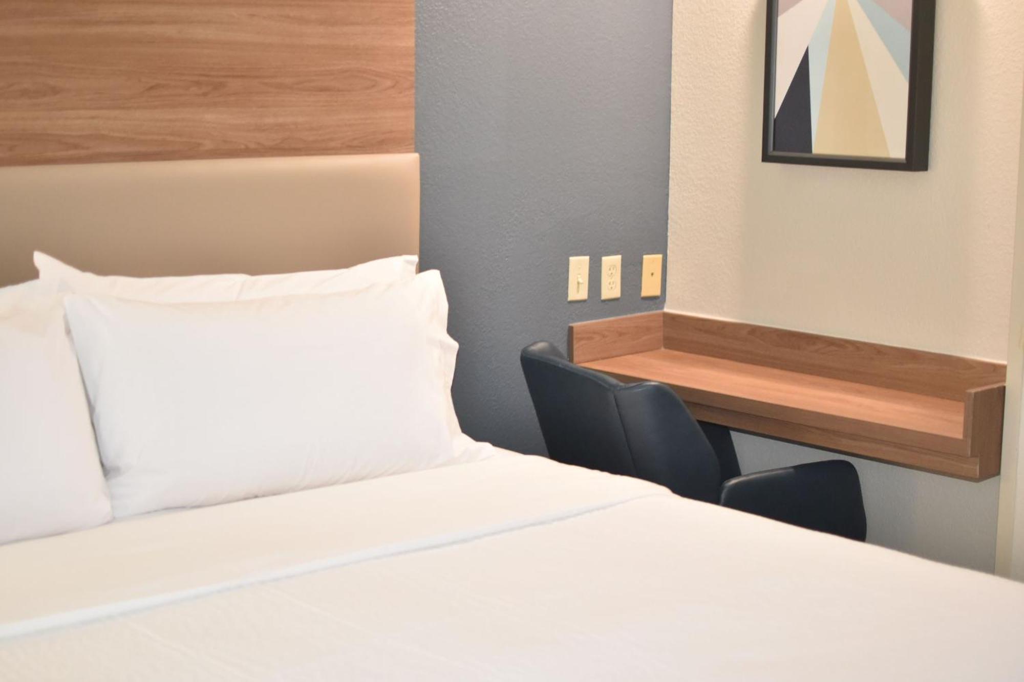 One-Bedroom King Suite
