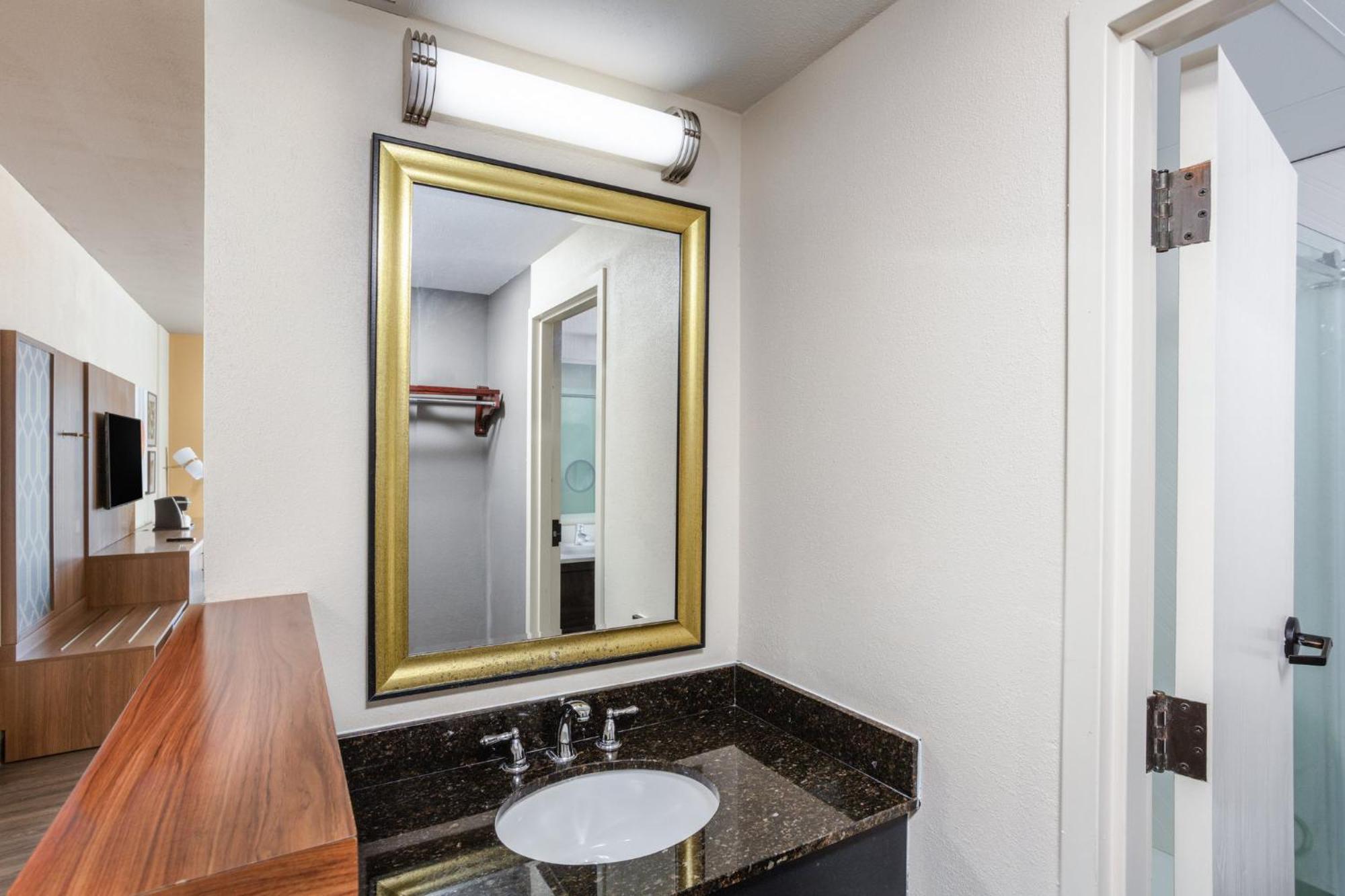 Premium King Room