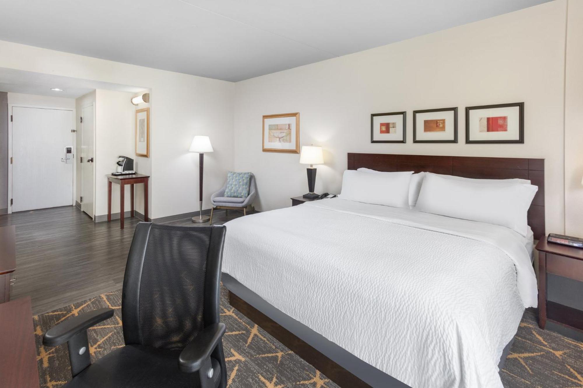 King Room - Mobility Access/Hearing Accessible
