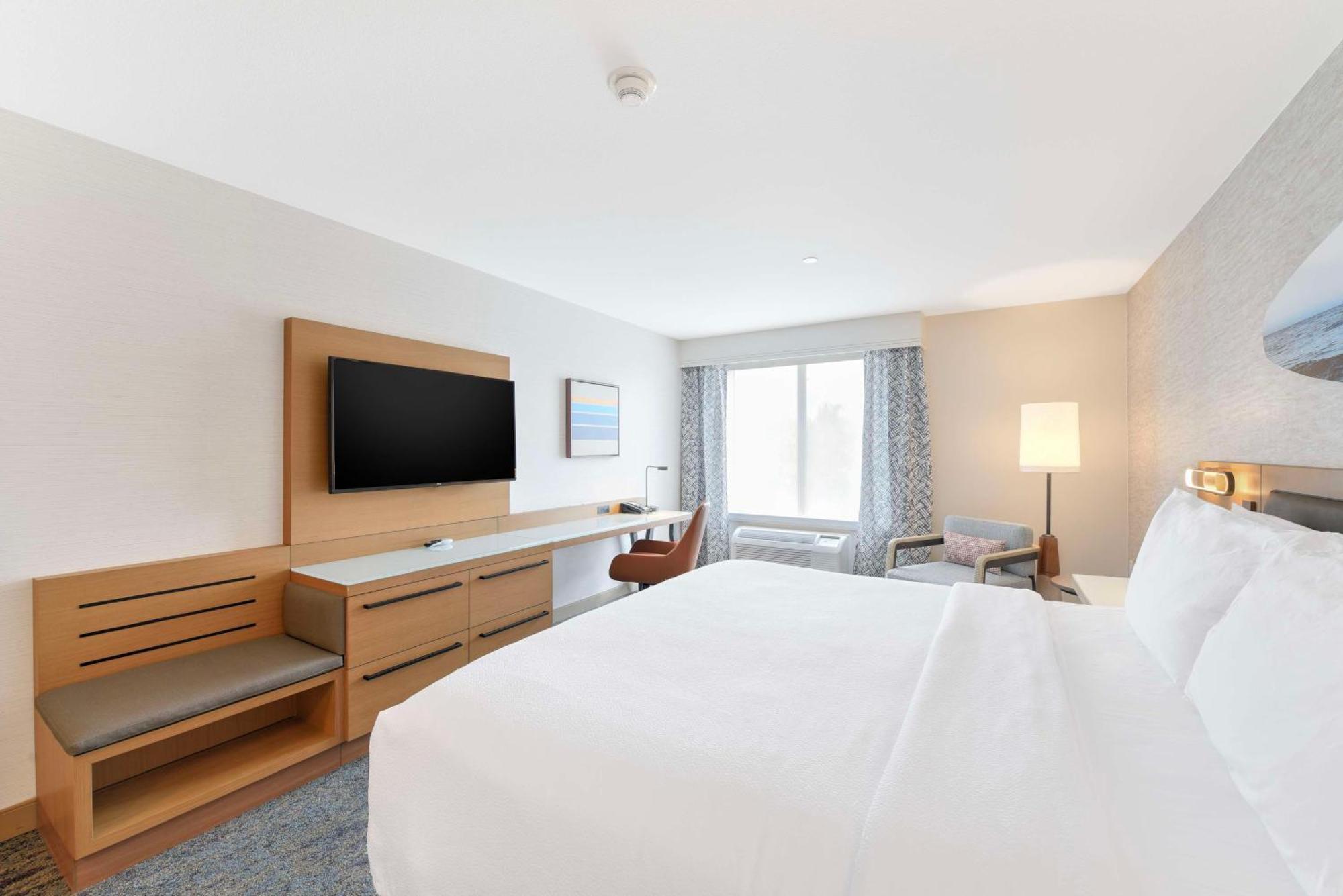 Zimmer mit Kingsize-Bett