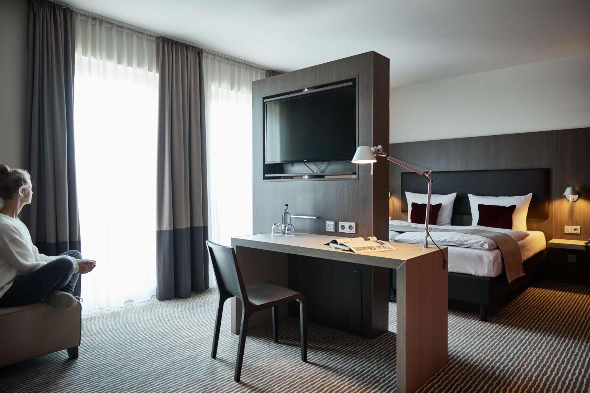 Extra Large Room