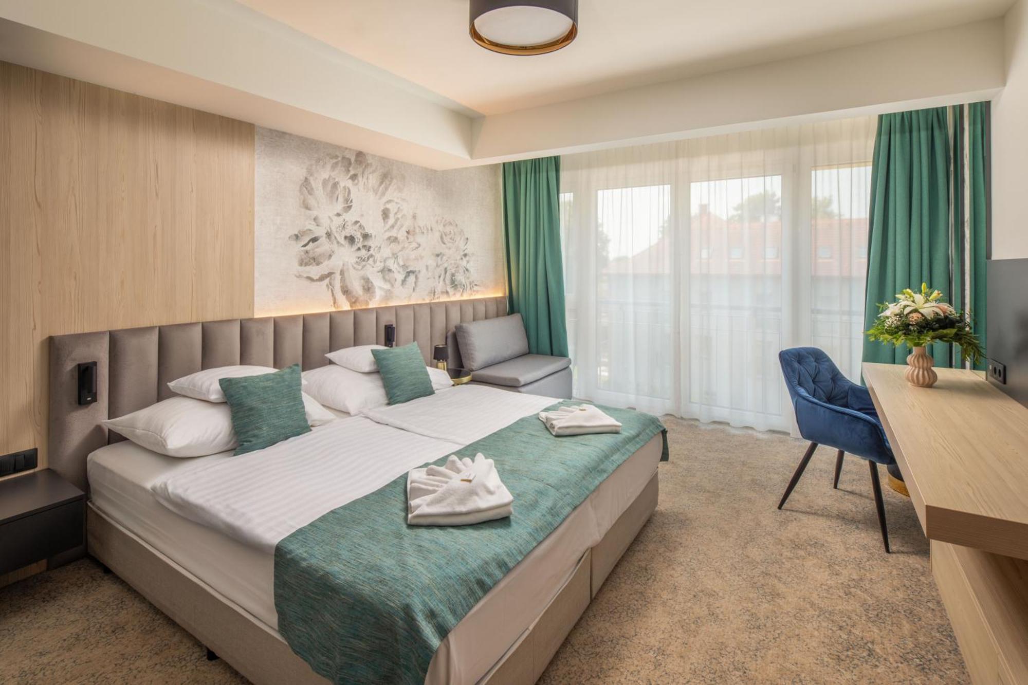 Doppel-/Zweibettzimmer mit Zustellbett