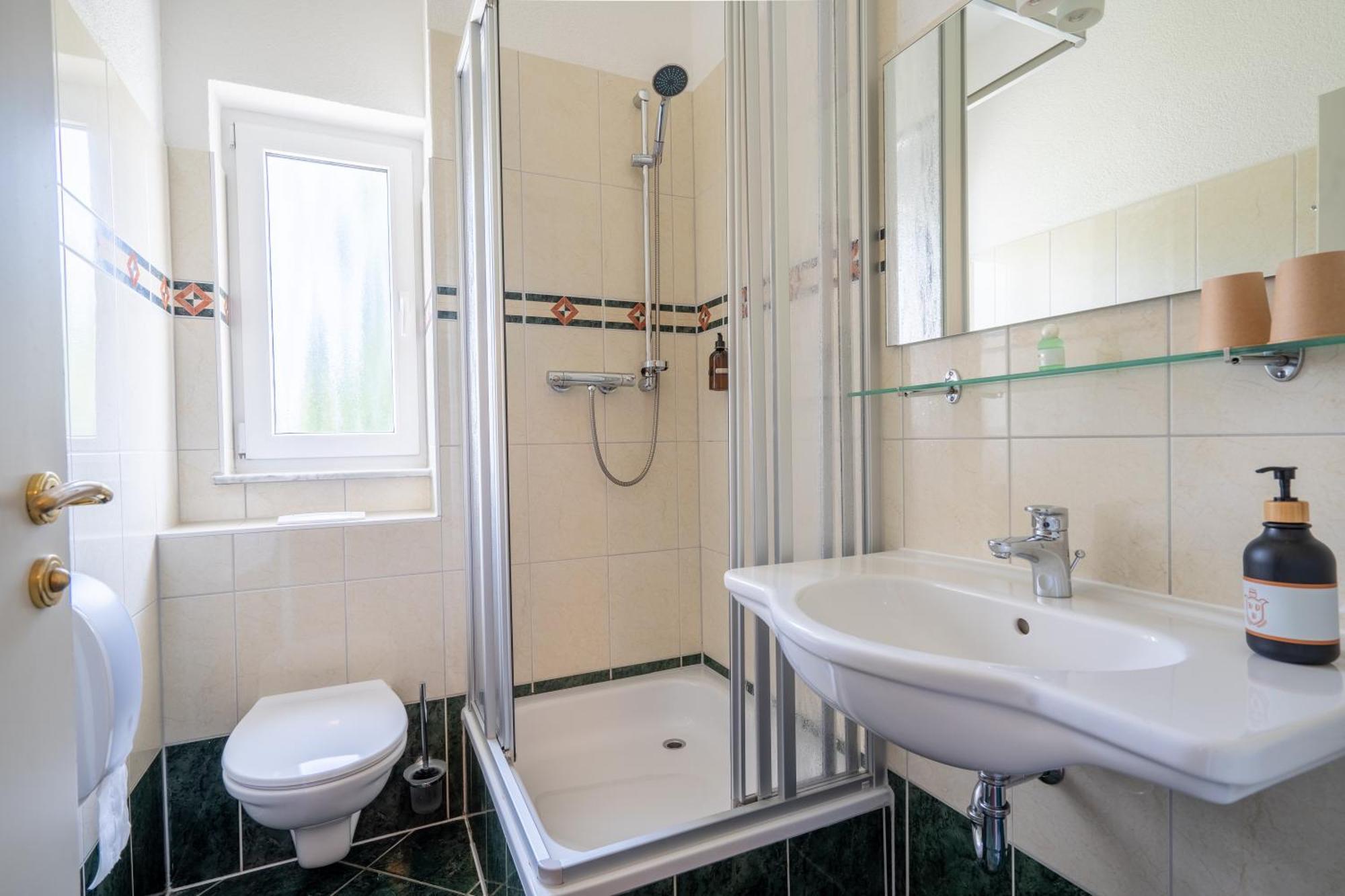 Doppelzimmer mit Balkon